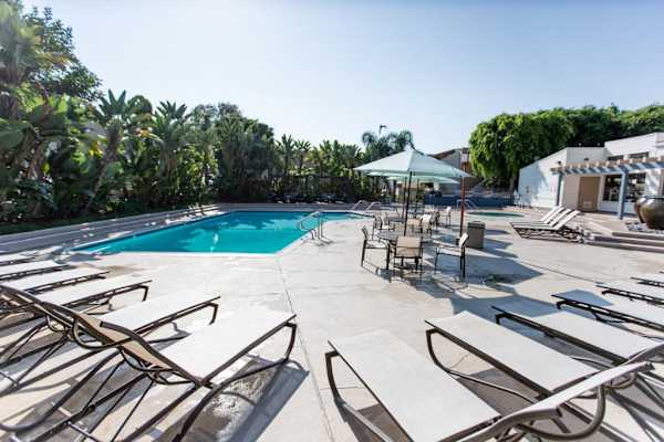 The Californian Apartments- HB property